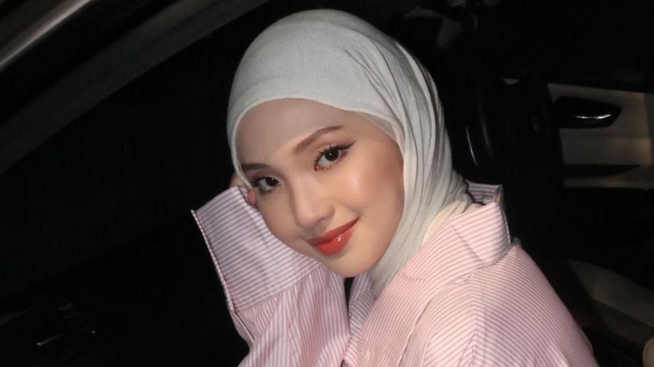 Julia Prastini Sosok Selebgram Cantik yang Tengah Dihantam Isu Perselingkuhan