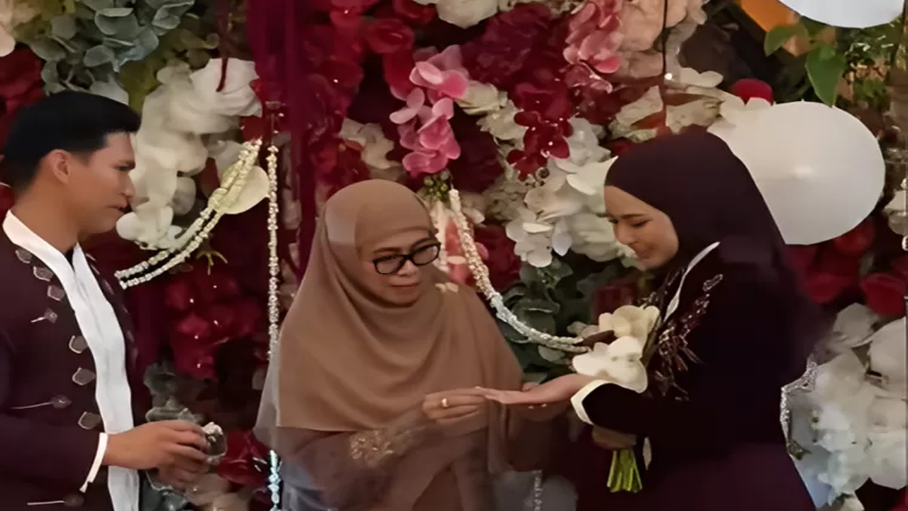 Resmi Bertunangan dengan Rehan Mubarak, Dara Arafah Ungkap Ikatan Janji Cinta